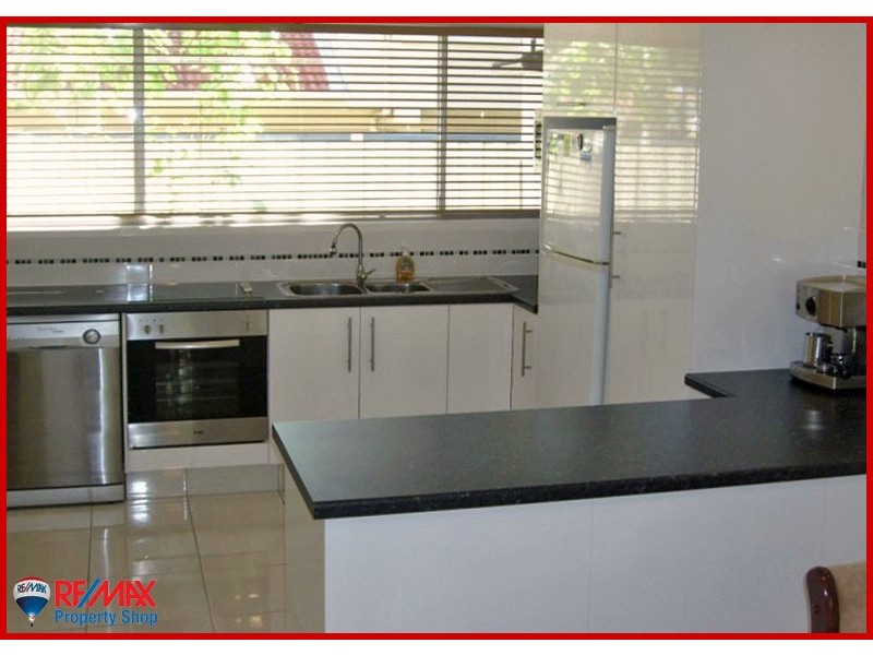 2A Moffatt Street, Scarborough QLD 4020