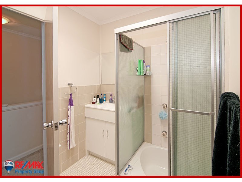 2A Moffatt Street, Scarborough QLD 4020