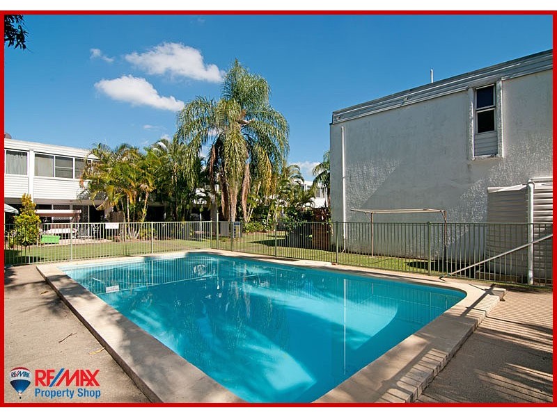 2A Moffatt Street, Scarborough QLD 4020