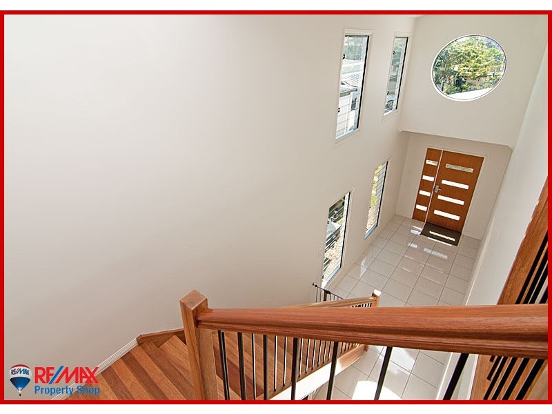 9 Garnet Street, Scarborough QLD 4020