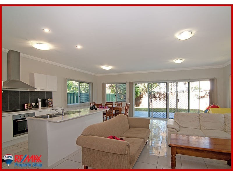 9 Garnet Street, Scarborough QLD 4020