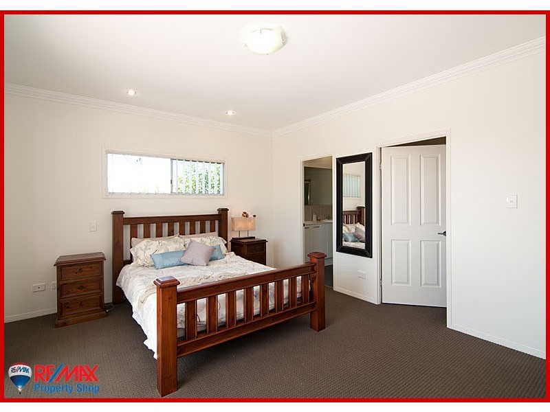 9 Garnet Street, Scarborough QLD 4020