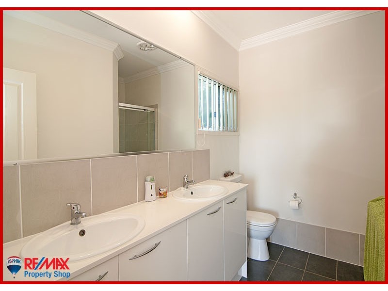 9 Garnet Street, Scarborough QLD 4020
