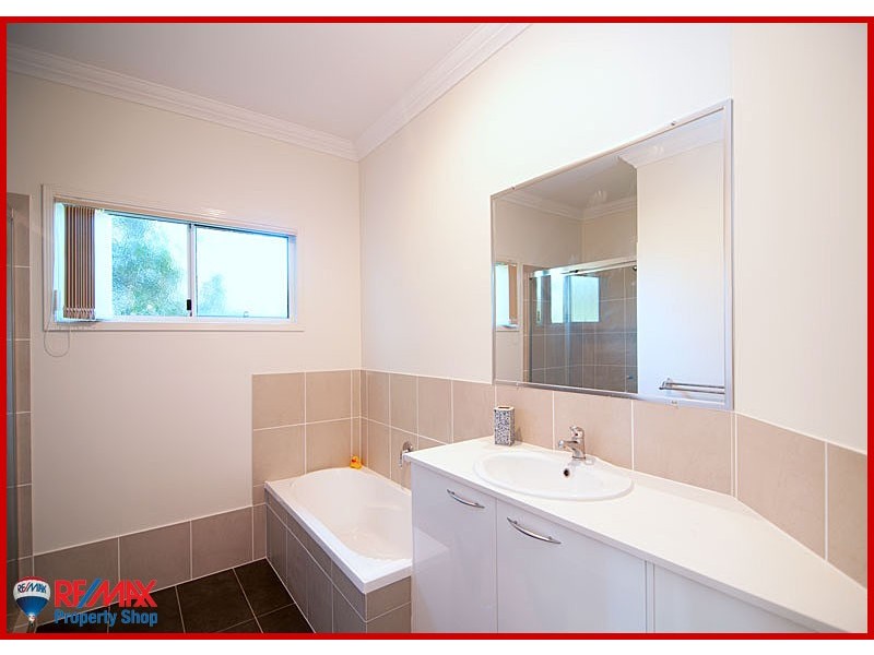 9 Garnet Street, Scarborough QLD 4020