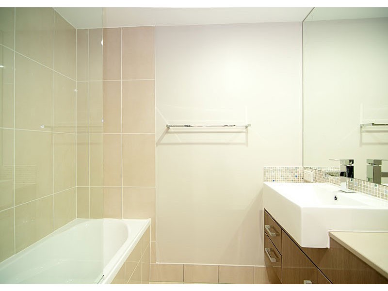 36 Third Ave, Sandgate QLD 4017