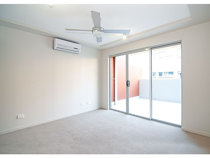 36 Third Ave, Sandgate QLD 4017