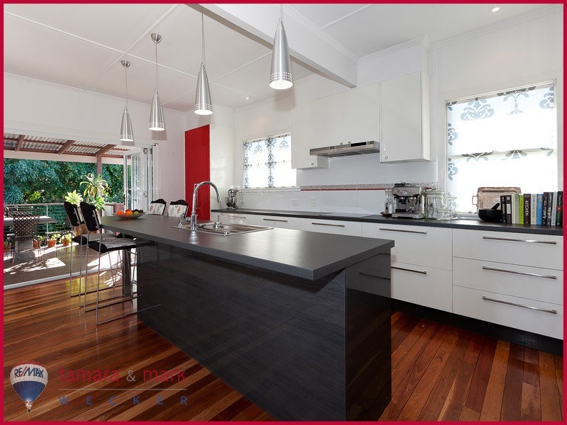 535 Oxley Avenue, Redcliffe QLD 4020