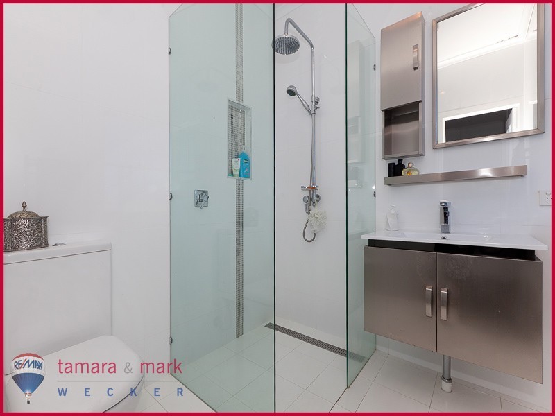 535 Oxley Avenue, Redcliffe QLD 4020