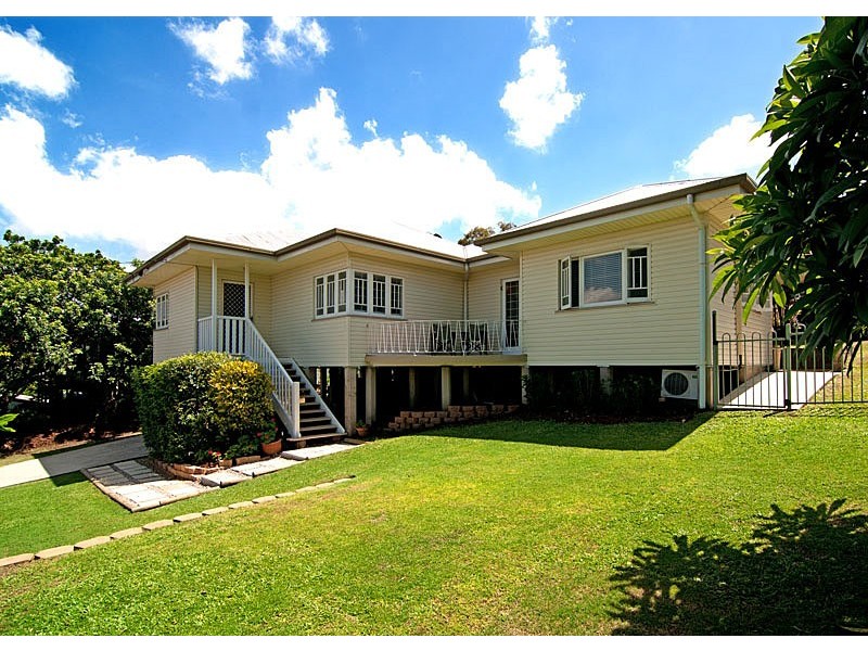 95 Hoskins Street, Sandgate QLD 4017