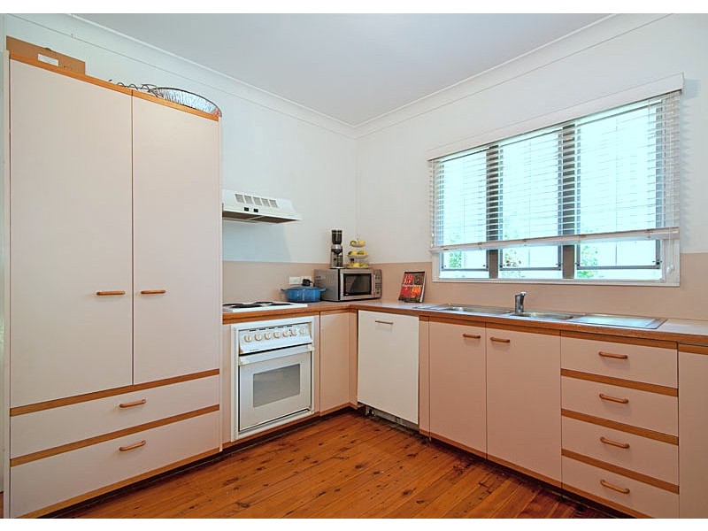 95 Hoskins Street, Sandgate QLD 4017