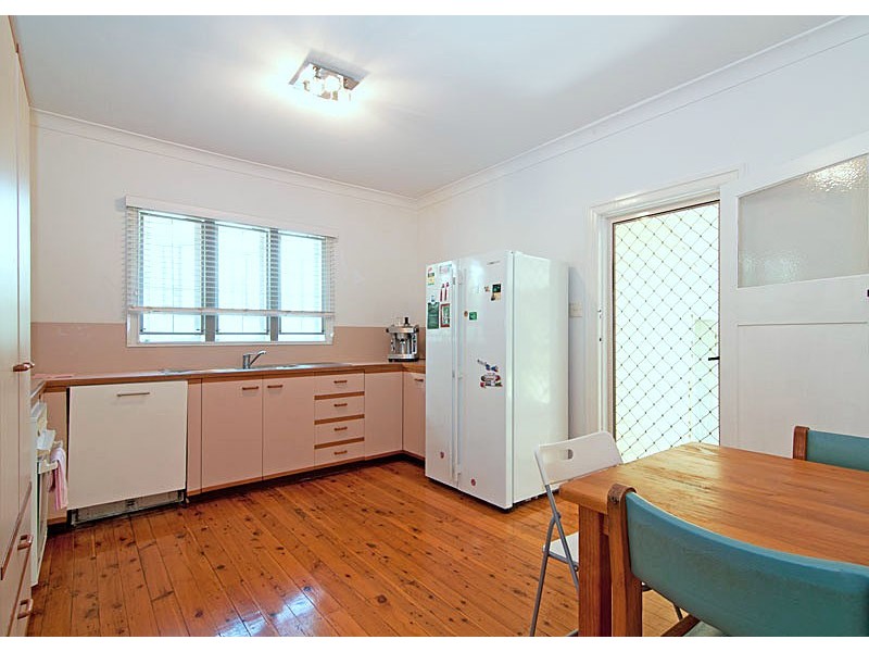 95 Hoskins Street, Sandgate QLD 4017