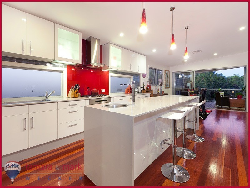 138 Palm Avenue, Shorncliffe QLD 4017