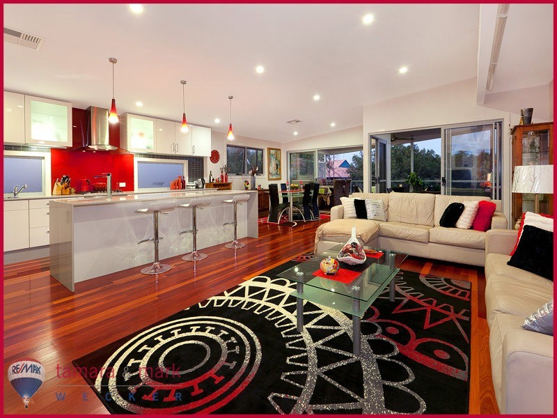 138 Palm Avenue, Shorncliffe QLD 4017