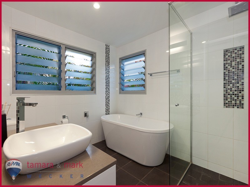 138 Palm Avenue, Shorncliffe QLD 4017