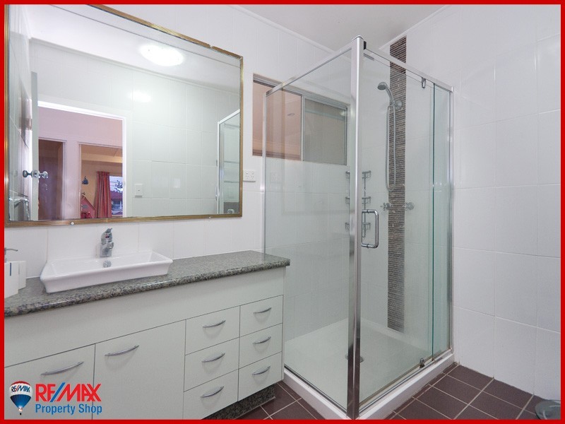 32 Neal Street, Brighton QLD 4017