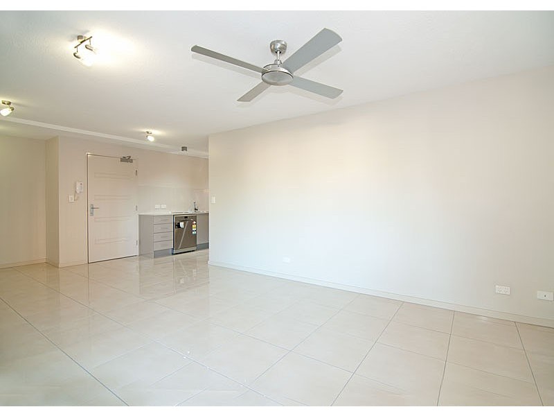 1/36 Third Ave, Sandgate QLD 4017