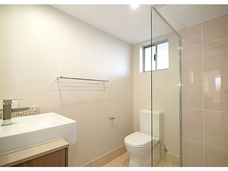 1/36 Third Ave, Sandgate QLD 4017