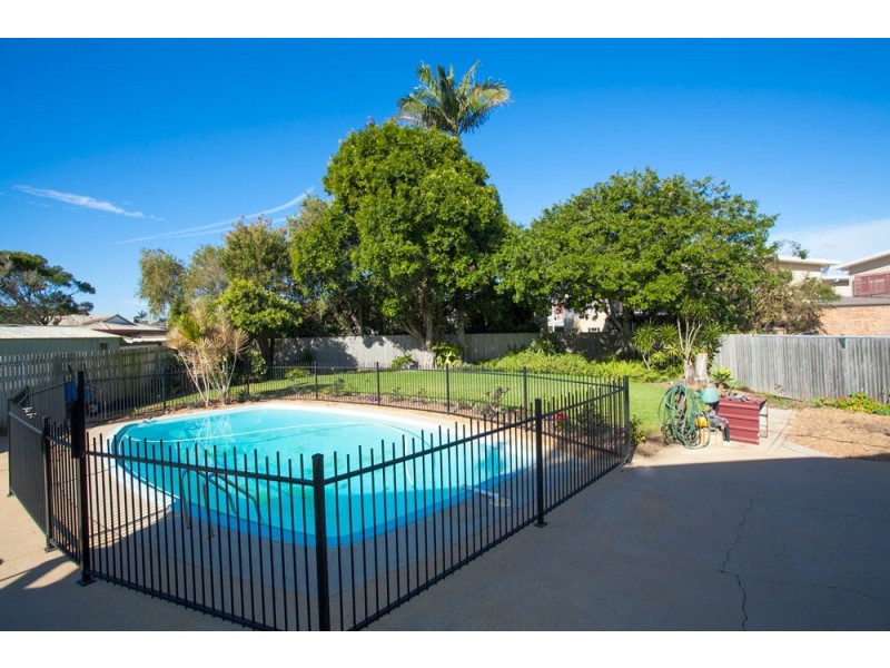 22 Hawthorne Street, Woody Point QLD 4019