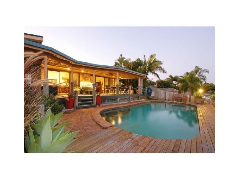 12 Resolute Court, Newport QLD 4020