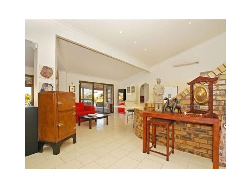 12 Resolute Court, Newport QLD 4020