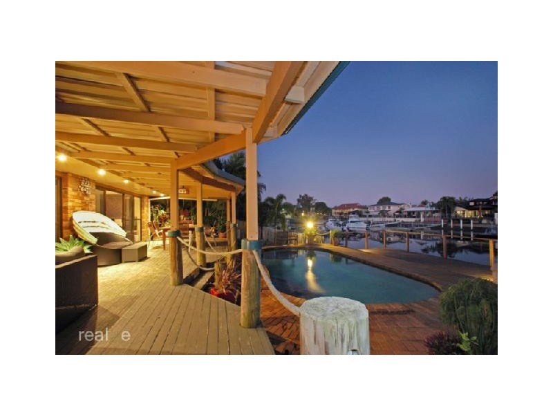 12 Resolute Court, Newport QLD 4020