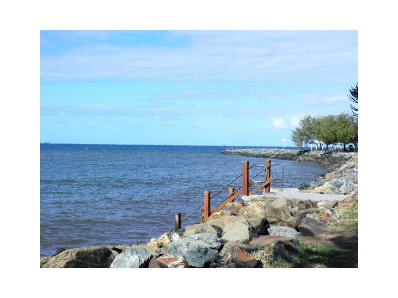 43a Flinders Pde, Scarborough QLD 4020