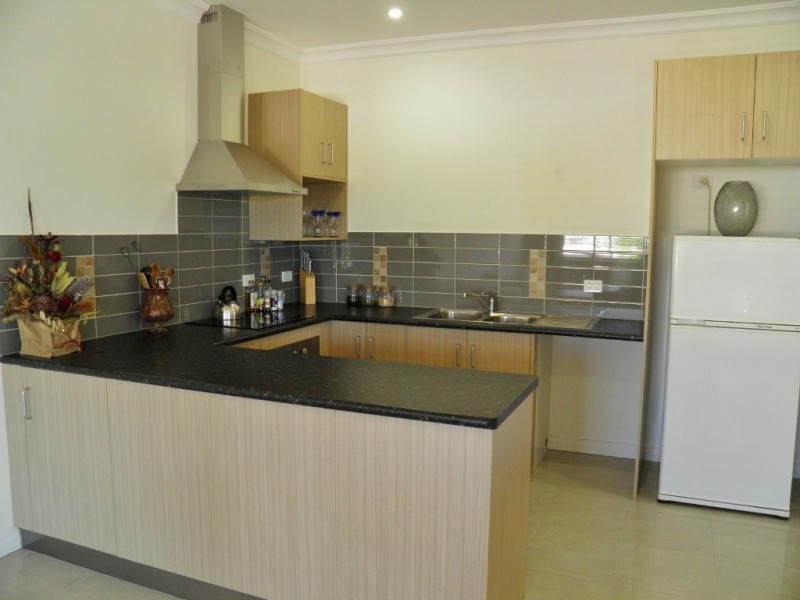 2/42 Greenup St, Redcliffe QLD 4020