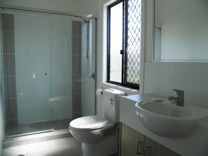 2/42 Greenup St, Redcliffe QLD 4020