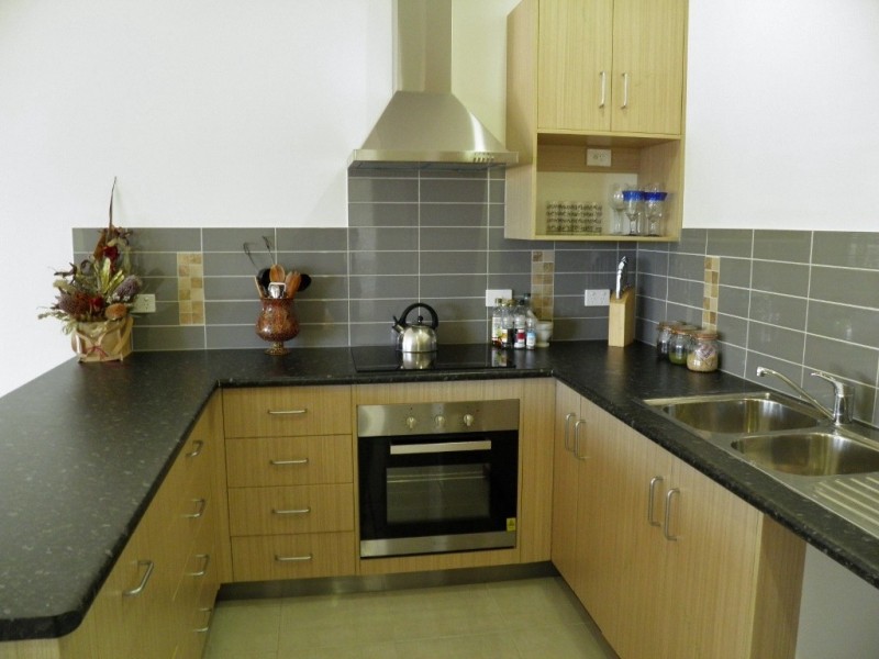 2/42 Greenup St, Redcliffe QLD 4020