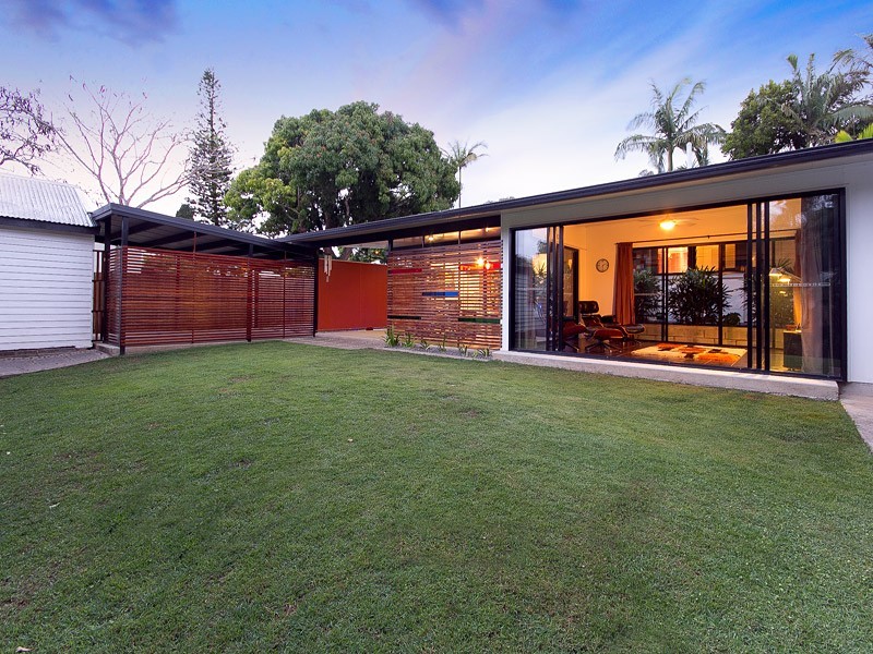 19 Deagon Street, Sandgate QLD 4017