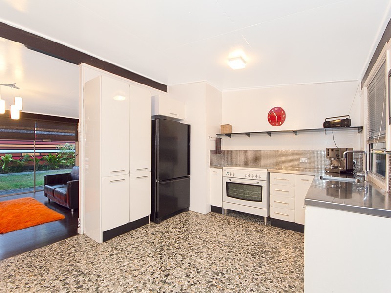 19 Deagon Street, Sandgate QLD 4017