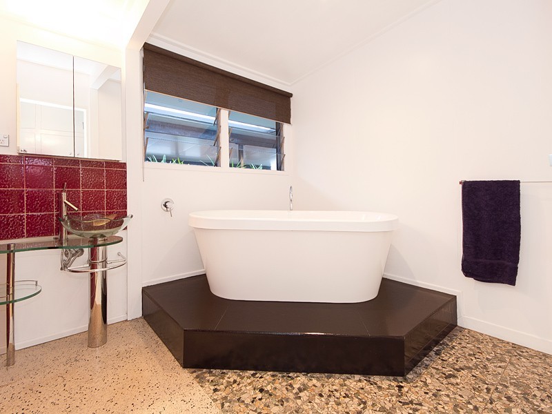 19 Deagon Street, Sandgate QLD 4017