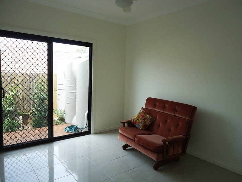 2/42 Greenup Street, Redcliffe QLD 4020