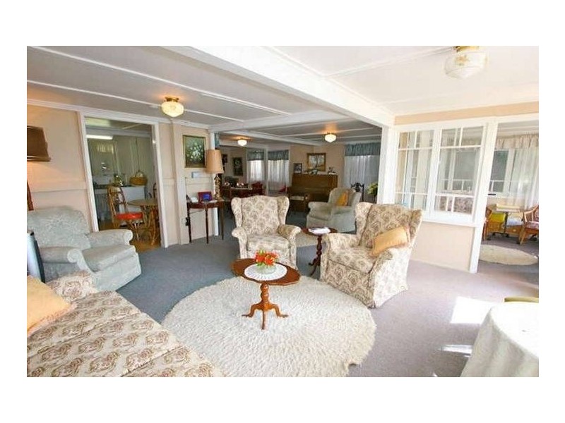 22 Whytecliffe Pde, Woody Point QLD 4019