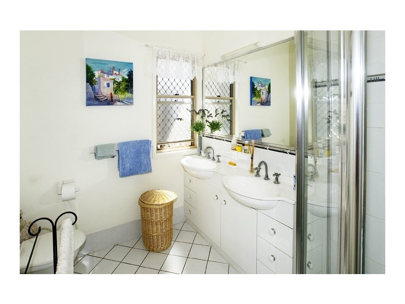 4 Kristen Crt, Redcliffe QLD 4020
