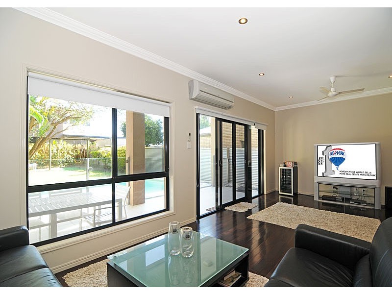 1 Peterson St, Scarborough QLD 4020