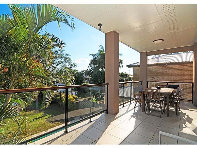 1 Peterson St, Scarborough QLD 4020