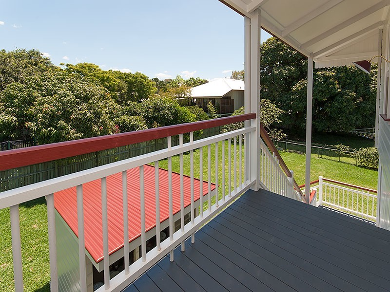 2/51 Perkins Street, Sandgate QLD 4017