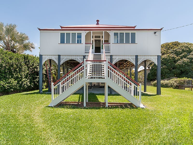 2/51 Perkins Street, Sandgate QLD 4017