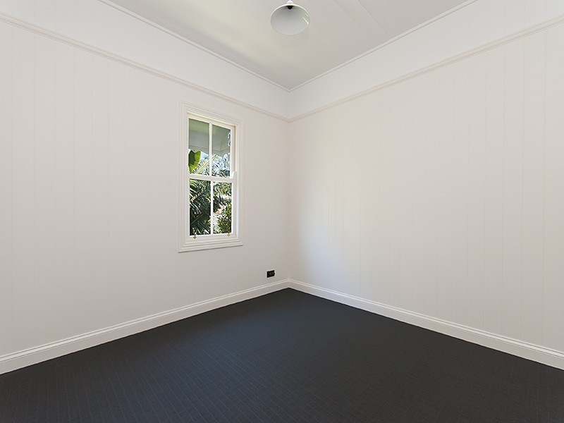 2/51 Perkins Street, Sandgate QLD 4017