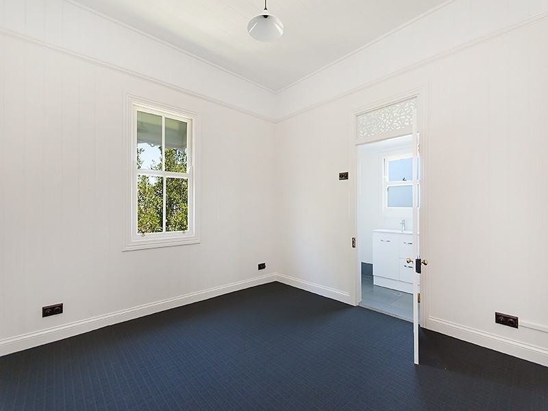 2/51 Perkins Street, Sandgate QLD 4017