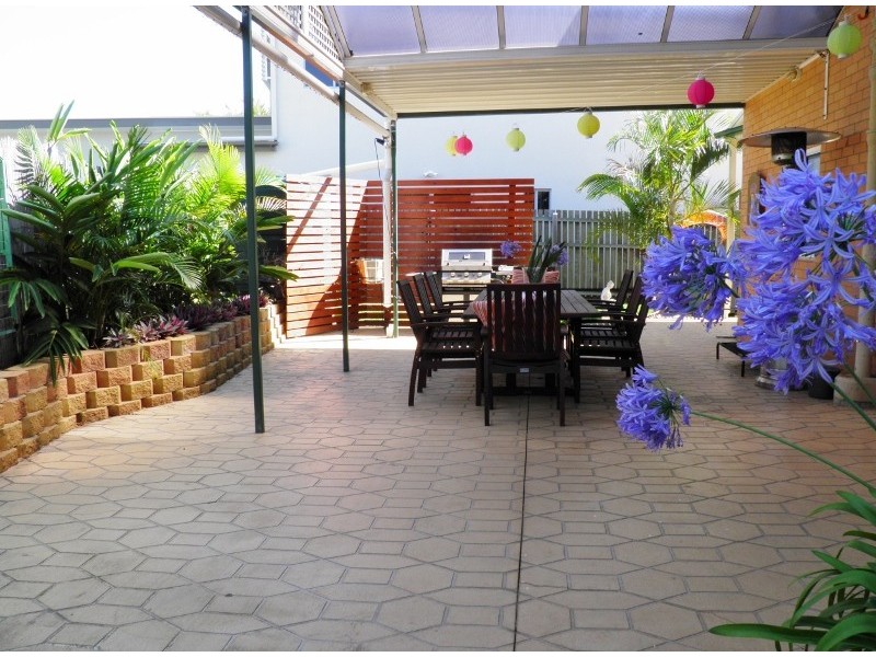 6B Hawthorne St, Woody Point QLD 4019