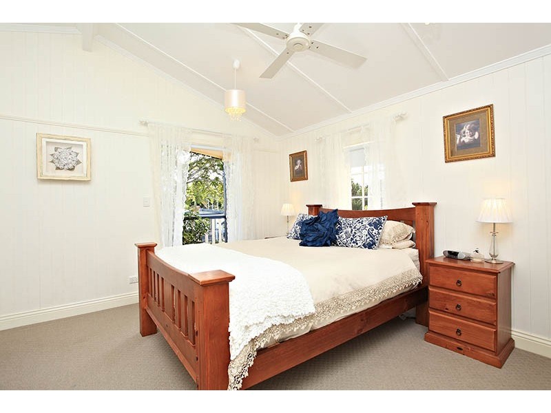 11 Watson St, Clontarf QLD 4019