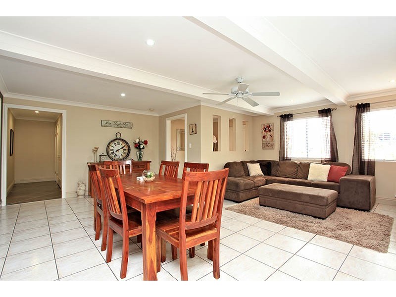 11 Watson St, Clontarf QLD 4019