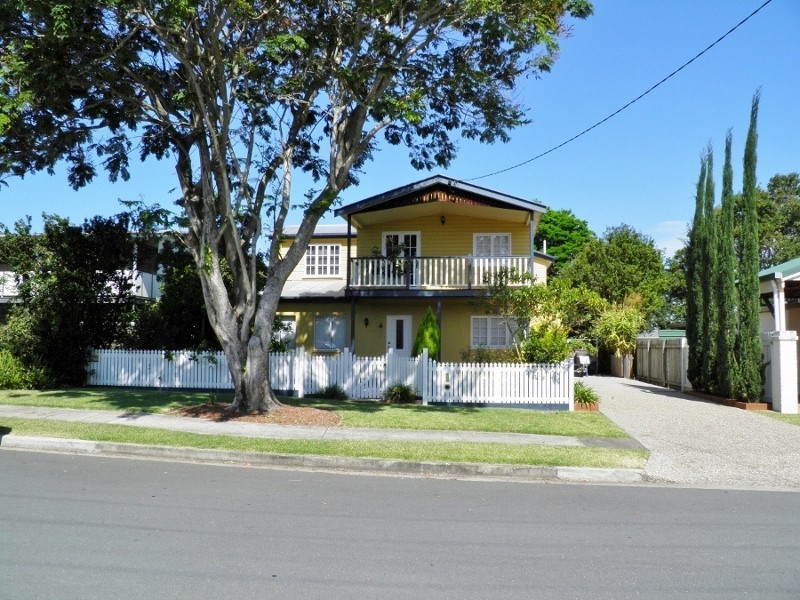 11 Watson St, Clontarf QLD 4019