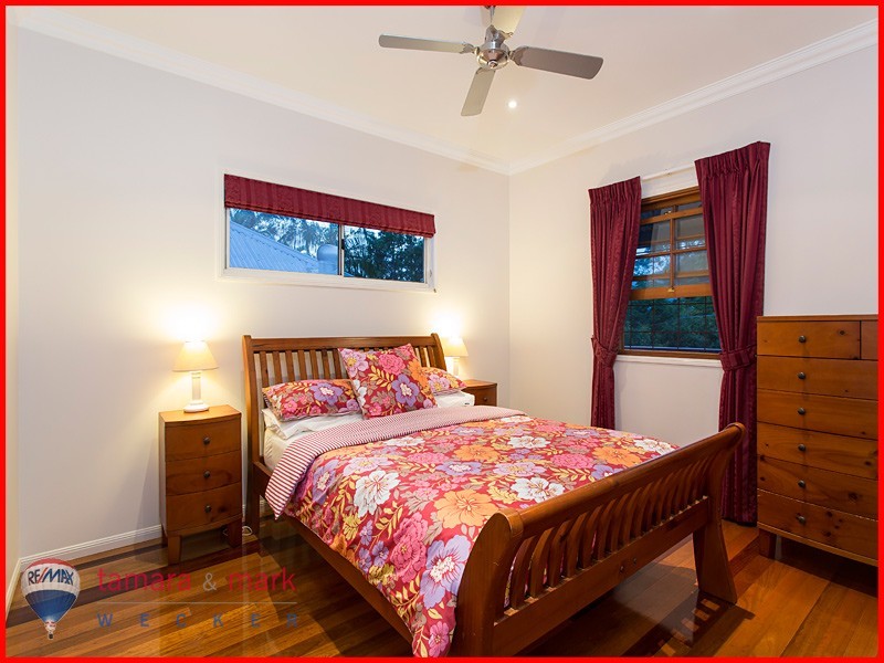 21 Raymond Street, Shorncliffe QLD 4017