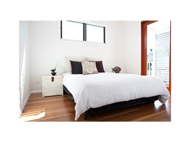 48 Fourth Ave, Sandgate QLD 4017