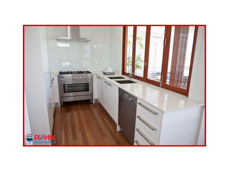 48 Fourth Ave, Sandgate QLD 4017