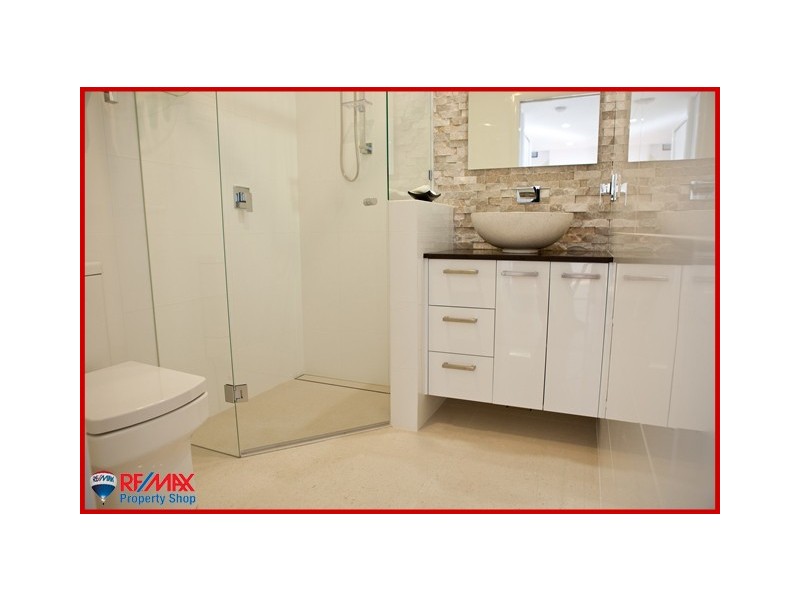 48 Fourth Ave, Sandgate QLD 4017