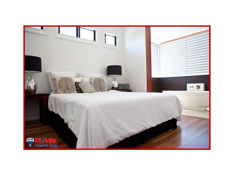 48 Fourth Ave, Sandgate QLD 4017